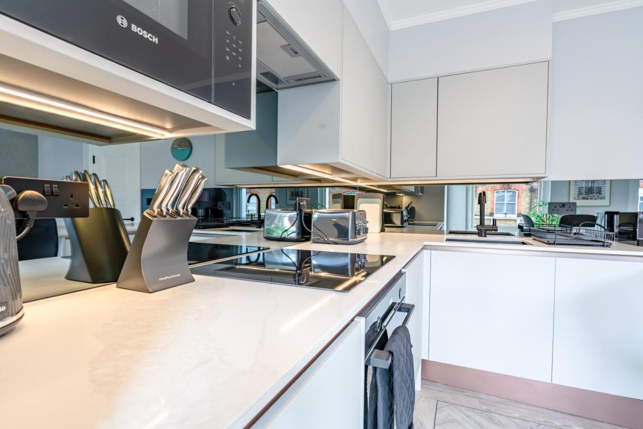 Modern & Chic One Bedroom Apartments In Fitzrovia By Sojo Stay London Exterior photo